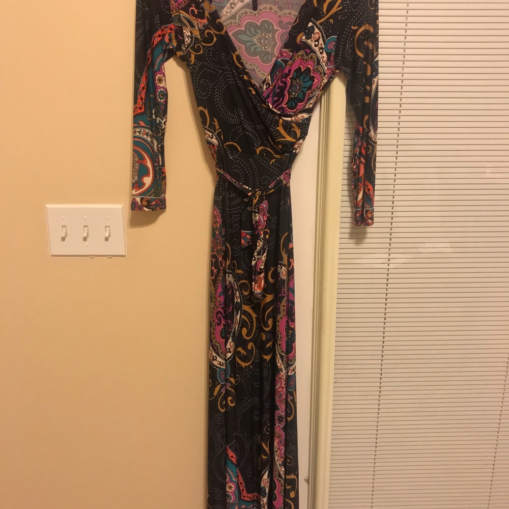 Dress - Picture 2 of 2